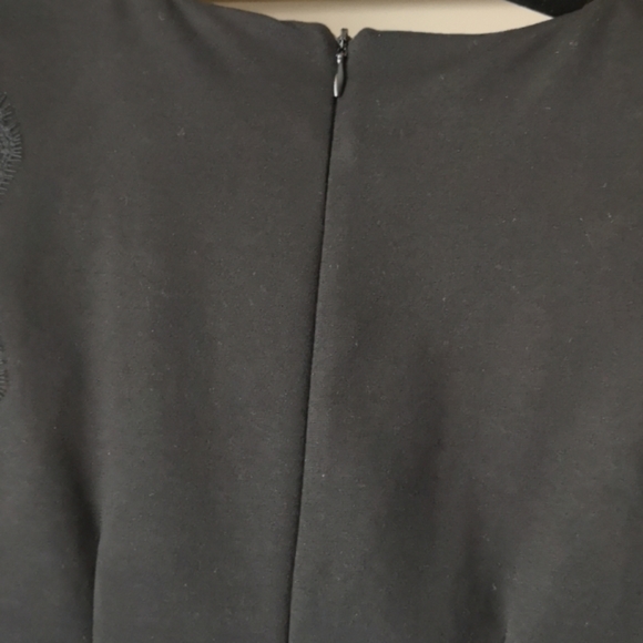 Black sleeveless sheath dress - Picture 9 of 12